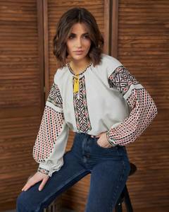 Ucrania Beige Mujer Blusa Lino Vishivanka Blusa bordada hecha a mano Regalo ucraniano Hecho en Ucrania Ropa tradicional - Product Image 3