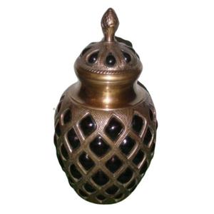 Pot de temple en laiton pur avec finition noire et polie, pot de temple en laiton vintage de haute qualité pour la décoration du temple - Product Image 1