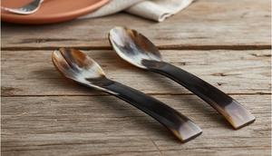 Ensemble de cuillère et de fourchette à salade en corne naturelle de qualité supérieure avec manches en bois, design moderne jetable pour une utilisation en fête au prix d'usine - Product Image 5