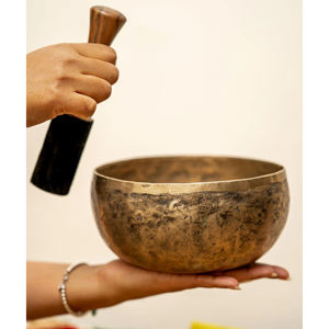 Cuencos Cantores Pulidos Personalizados de Alta Calidad, Ecológicos, Hechos a Mano en Tibet, de Metal, para Meditación, Yoga, Sanación y Práctica de Sonido - Product Image 1