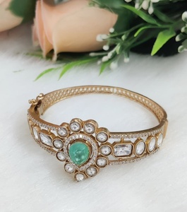 สร้อยข้อมือ polki ทองเหลืองแบบเปิดได้สำหรับผู้หญิงหรูหราระดับพรีเมียมเหมาะสำหรับงานปาร์ตี้สวมใส่สบายๆสร้อยข้อมือสวมใส่น้อยที่สุด - Product Image 4