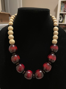 Elegant <b>Green</b> Resin <b>Beaded</b> <b>Necklace</b> with Freshwater Pearls and Stainless Steel Chain, Stylish Choker for Daily Wear - Product Image 2