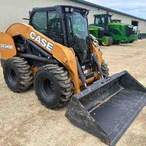 Minicargadora con Motor Diésel y Alta Capacidad de Carga para JCB / CASE - Product Image 1