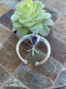 Authentique pendentif Naja Navajo Pink Dream Mojave en argent sterling plaqué or et rhodium avec technologie d'incrustation de réglage de lunette - Product Image 3