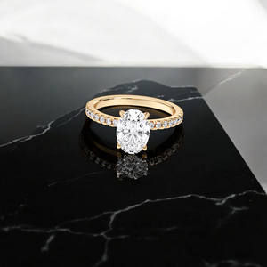 Anillo de Compromiso Clásico de Oro y Plata de Ley 925 con Moissanita Solitario de Corte Ovalado de 1.80 Ct, 14K, 100% Auténtico, Venta al por Mayor - Product Image 1