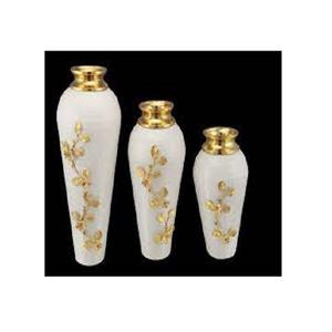 Vase à fleurs martelé moderne en métal aluminium avec motif de feuille florale dorée et couleur ivoire pour décoration de mariage fait à la main - Product Image 4