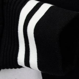 Chaqueta universitaria para mujer Diseño cómodo de moda Múltiples colores disponibles Perfecto para ropa informal - Product Image 4