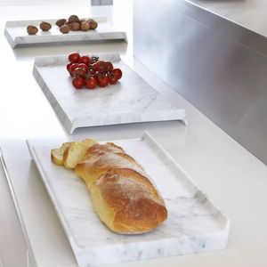 Plateau en marbre de style luxueux, idéal pour la décoration intérieure haut de gamme et les espaces intérieurs sophistiqués - Product Image 1