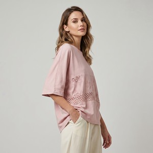 T-shirt à manches 3/4, surdimensionné, brodé, tricot ajouré, 100% coton, taille unique (tailles 36-44) - Product Image 1