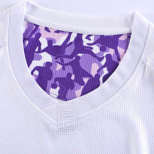 Uniformes de fútbol de sublimación cómodos y duraderos, camisetas de poliéster con pantalones cortos, ropa deportiva de equipo personalizada con estilo - Product Image 4