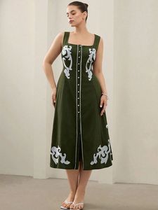 Robe de vacances bohème pour femmes 100% coton col en V et grandes manches trompette broderie florale taille naturelle tissée - Product Image 2