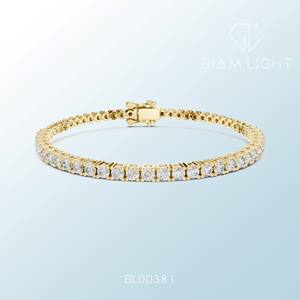 Bracelet sophistiqué en tannis rond certifié IGI, de couleur blanche, avec un design de bijoux raffiné, élégant et intemporel. - Product Image 1