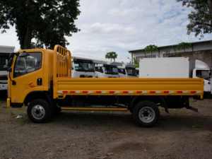 SINOTRUK HOWO <span class=keywords><strong>Camion</strong></span> Cargo Diesel 4x4 à 4 roues motrices, Volant à droite, à plateau‑ridelles - Product Image 2