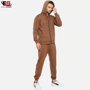 Vente en gros OEM survêtement de luxe ajusté pour hommes avec coton de qualité supérieure et ensemble de survêtements à fermeture éclair au design athlétique contemporain - Product Image 2