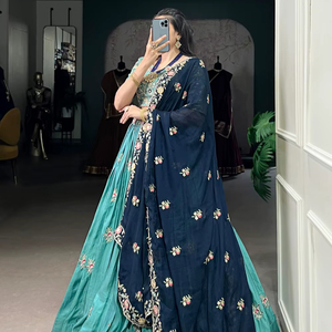 Collection Lehenga de mariage brodé en soie flammée Catalogue complet disponible au tarif de gros, collection de gros premium. - Product Image 1