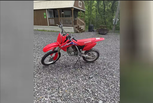 Moto tout-terrain Honda <span class=keywords><strong>CRF</strong></span> 150R EXPERT (GRANDE ROUE) 2025 à <span class=keywords><strong>vendre</strong></span> - Product Image 2