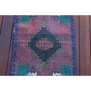 Alfombra de 1.7x3.5 pies, alfombra turca vintage, alfombra con motivos de plantas y árboles en azul y rojo - Product Image 5