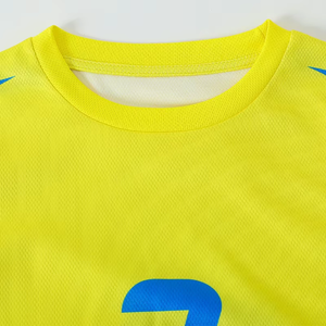 เสื้อฟุตบอลแขนสั้นคุณภาพสูง ดีไซน์ใหม่ ปี 2025 ทันสมัย ระบายอากาศได้ดี น้ำหนักเบา - Product Image 3