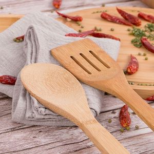 Ensemble d'ustensiles de cuisine en bois de hêtre de qualité supérieure - Cuillères et spatules de cuisine en bois naturel durables - Articles de cuisine écologiques faits à la main - Product Image 3