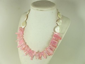 Collier en résine de qualité supérieure par MN Exports Style ange émaillé transparent Forme personnalisable Motif à la mode - Product Image 3