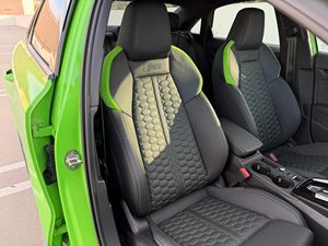 2025 RS3 มือสอง ไมล์น้อย เครื่องยนต์สมบูรณ์ ระบบเกียร์อัตโนมัติ หลังคาพาโนรามา ไฟหน้า LED พร้อมส่ง - Product Image 2