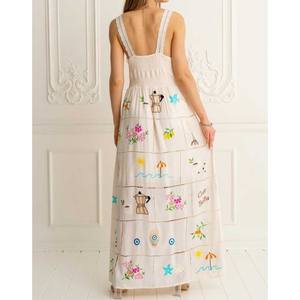 Mini robes pour femmes conçues pour les femmes soucieuses des tendances, offrant une coupe flatteuse, un mouvement confortable et une présence élégante - Product Image 2