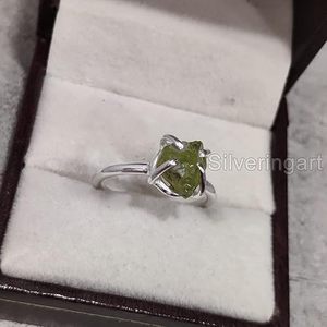 Bague pour femme en argent sterling 925, pierre précieuse péridot naturel, pierre de naissance d'août, bande à griffes, bijoux faits à la main pour Noël - Product Image 2