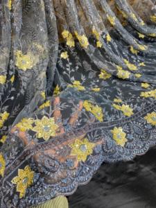 Tissu en maille perlée importé exceptionnel brodé à la main et tissu entièrement perlé pour les robes d'occasion spéciale et les vêtements de mariée - Product Image 5