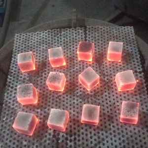 Profitez d'une séance de chicha, avec des cubes de charbon de coco qui intensifient le délicieux arôme de vos chichas. - Product Image 1