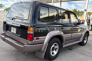 Lexus LX 450 de 1997, Usado, Sin Reserva, 2 Propietarios, Motor de 4.5 Litros y 6 Cilindros, Diferenciales de Triple Bloqueo - Product Image 3