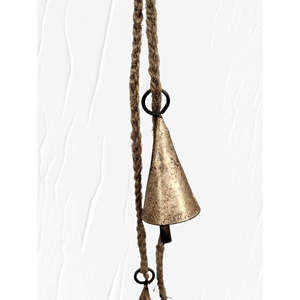 Mango Gifts Campanilla de Viento Rústica de Hierro con 4 Campanas Vintage en Forma de Cono de 48 cm, Colgante, Relajante, Tranquilizador, Adorno para Jardín, Lote - Product Image 5