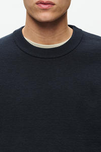 Pull en maille respirant léger et tendance de qualité supérieure pour hommes, indispensable, coupe moderne, confortable, poignets élastiques, pull pour hommes - Product Image 5
