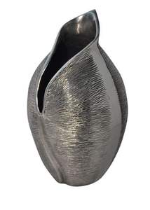 Jarrón de Metal de Diseño, Adorno Decorativo para el Estilo de Interiores de Alta Gama con una Presencia Artística Exclusiva - Product Image 6