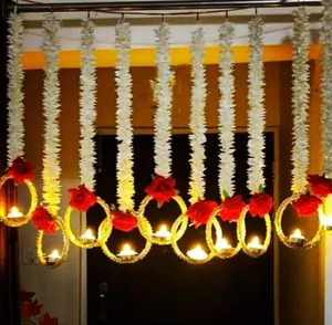 Chaîne de rose de jasmin, bougeoir, décoration de temple, décor à la maison, pots de bougie de lanternes, décoration de Ganpati, décor à la maison de partie - Product Image 1