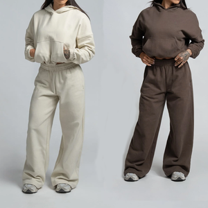 Conjunto de Pantalones Deportivos Vintage para Mujer al por Mayor, con Pantalones Acampanados Bordados y Sudadera con Capucha para Sudar - Product Image 1