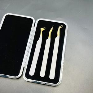 Pince à épiler en acier inoxydable durable avec pointe plaquée or et revêtement en poudre blanche Plan Grip Russian Volume Eyelash Extension Tweezer - Product Image 3