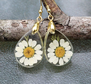 ต่างหูห่วงแฟชั่นของผู้หญิงทำจากเรซิ่นอีพ็อกซี่ดีไซน์ตามสั่งเป็นมิตรต่อสิ่งแวดล้อมทันสมัยพร้อมไข่มุกหินหลัก - Product Image 6