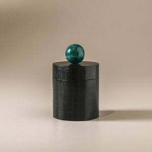 Juego de Recipientes de Cocina de Resina Hechos a Mano con Tapa Abatible, Aptos para Lavavajillas y Libres de BPA - Product Image 1