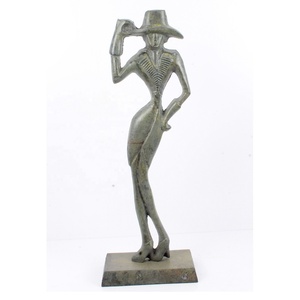 Escultura de mesa de aluminio con cobre natural y acabado de base negra Escultura decorativa personalizada para el hogar a la venta - Product Image 6
