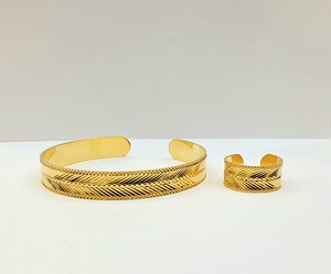 กำไลข้อมือทอง 24 กะรัต สำหรับผู้หญิง พร้อมแหวน - Product Image 1