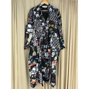 Robe longue bohème faite à la main avec patchwork rétro élégant, tenue de plage fluide pour les loisirs de jour, robe modeste à manches longues - Product Image 5