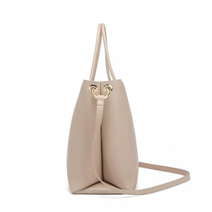 Bolso de cuero de alta calidad para mujer, decoración de cadena de diseño moderno, nueva colección personalizada, venta al por mayor, precio bajo, maximización del desgaste - Product Image 4