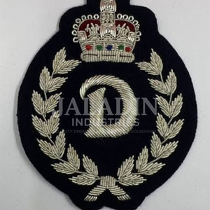 Parche Bordado de Alta Calidad con Diseño Personalizado, Tela de Lona de Moda, Bordado 3D Hecho a Mano, Color Sólido, con Hilo de Bullion y Corona - Product Image 3