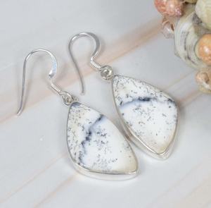 Boucles d'oreilles en opale dendritique naturelle en argent sterling 925 bijoux faits à la main en pierre de naissance d'octobre cadeau d'anniversaire parfait - Product Image 3