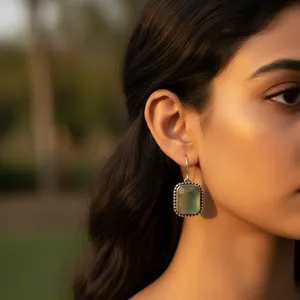 Boucles d'oreilles pendantes géométriques vintage avec quartz vert serti clos, plaqué argent 925, bijoux de mode pour femme, cadeau du Rajasthan - Product Image 2