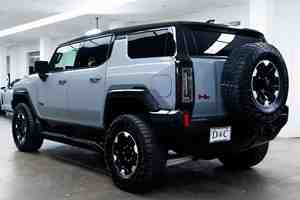 Hummer EV 2X de G-M-C, Modelo 2024, Usado de Alta Gama - Product Image 3