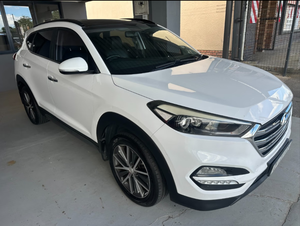 Voiture d'occasion de qualité et abordable, Hyundai Tucson 2.0 Elite 2017, automatique, conduite à droite - Product Image 3