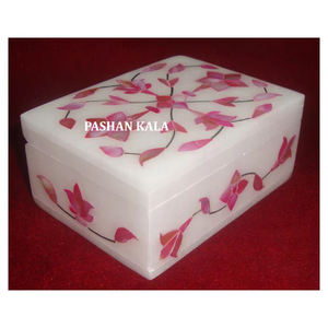 Fabricant indien d'incrustation de marbre blanc avec nacre rose Boîtes à bijoux en forme de rectangle pour cadeaux de festival - Product Image 1