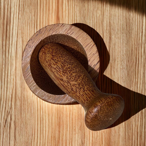 Mortero y mortero de madera de coco ecológico-Molinillo de especias tradicional | Suministro a granel hecho a mano Artesanías de Vietnam - Product Image 2