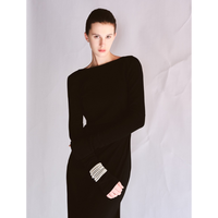 Robes élégantes de qualité supérieure LIRNA EMB DRAPED LONG DRESS, robe longue à manches longues et dos ouvert, étiquettes personnalisées, robes pour femmes de WhiteAnt